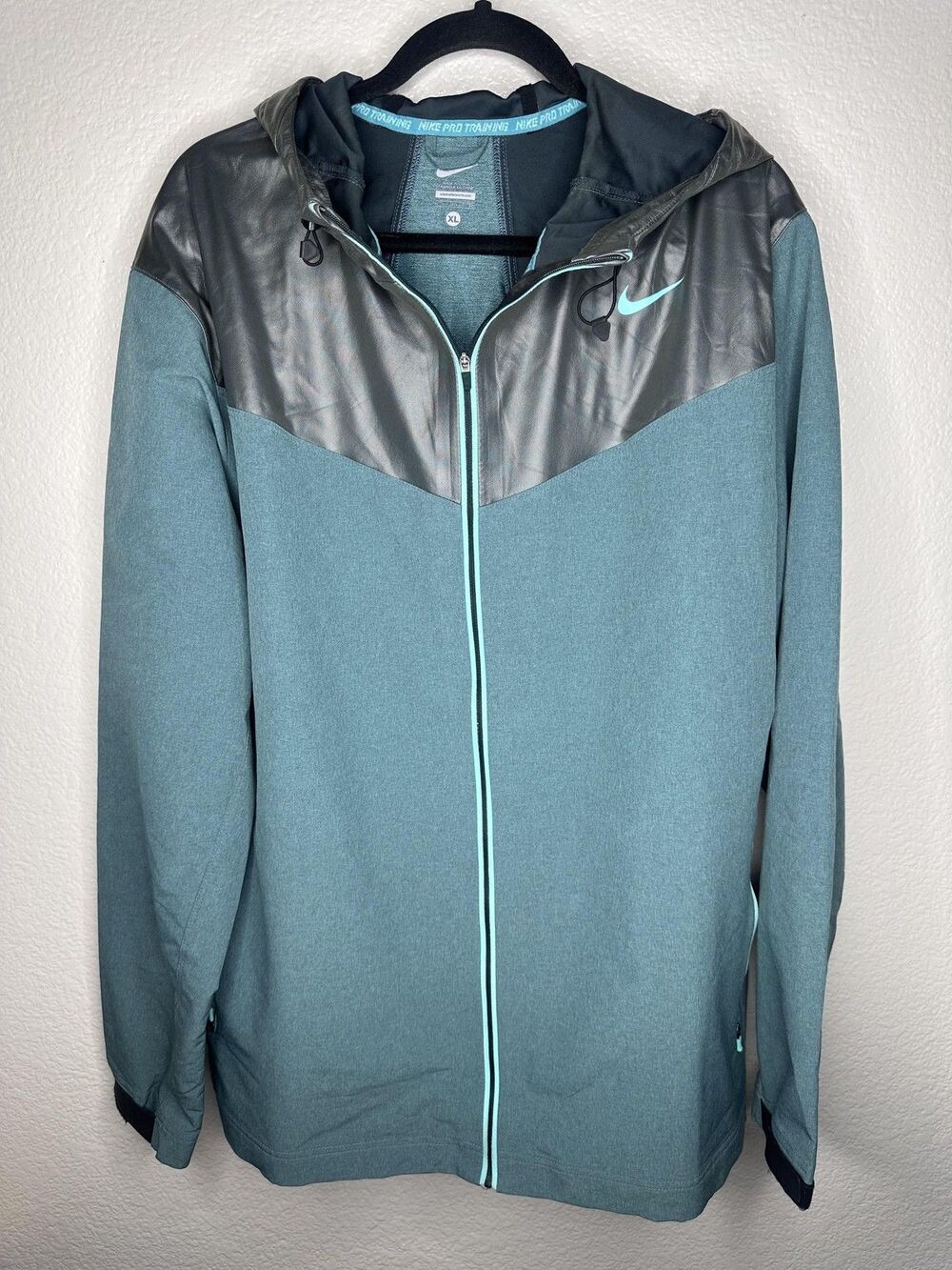 Nike Jacket Mens XL Green Hooded Windbreaker Full Zip Training Silver Colorblock